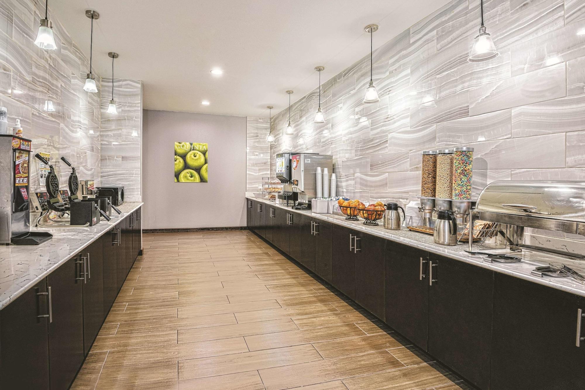 Hotel La Quinta By Wyndham San Antonio By Frost Bank Center Extérieur photo