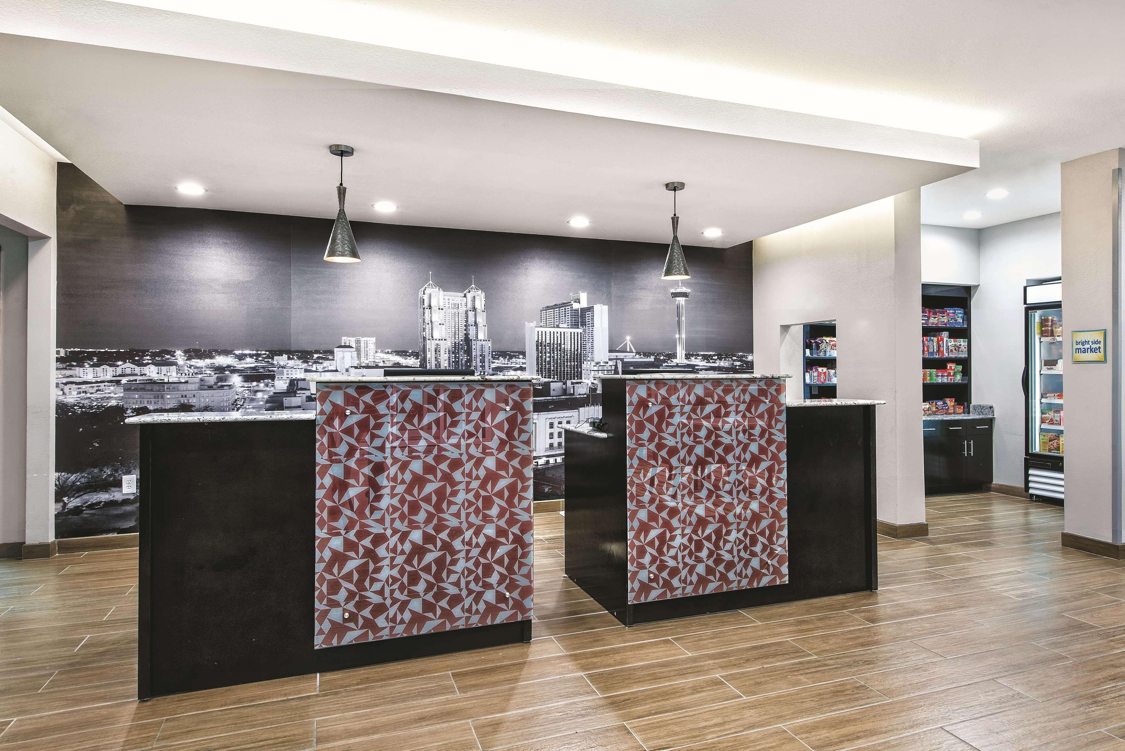 Hotel La Quinta By Wyndham San Antonio By Frost Bank Center Extérieur photo